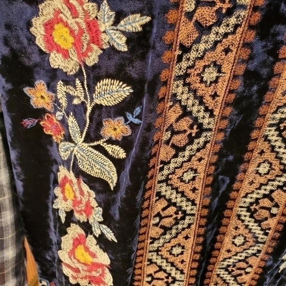 Gorgeous plaid shirt w/ velvet embroidered back S - Picture 6 of 10